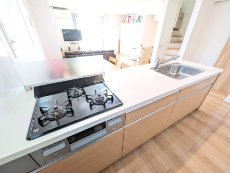 �L�b�`�� �l���嗝�΃g�b�v���̗p�����������̂���V�X�e���L�b�`���B�����������͂������Ă��鎞�����Ƒ��Ƃ̎��Ԃ��߂�����l�C�̑Ζʎ����̗p���܂����I�r���g�C���򐅊킪�������ꂽ�g������̗ǂ��L�b�`���ł��I