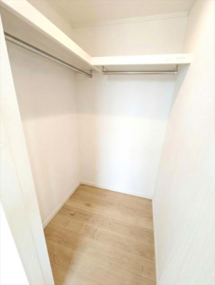 ���[ ���[�̗ʂ����ƑI�т̑厖�ȃ|�C���g�B�m��2�����ɃE�H�[�N�C���N���[�[�b�g��݂��܂����I���i����m�����炩���΂�G�ߕ��A�u����ɍ���X�[�c�P�[�X�܂ł܂Ƃ߂Ď��[�ł��܂��I