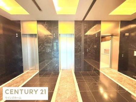 ���̑����p�� ���G������₷��3��ݒu�̃G���x�[�^�[�B�o���A�t���[�Ή��ŉ��K�Ȉړ����T�|�[�g���܂��B