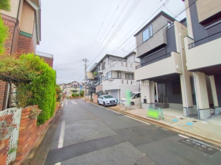 �O�ʓ��H�܂ތ��n�ʐ^ -