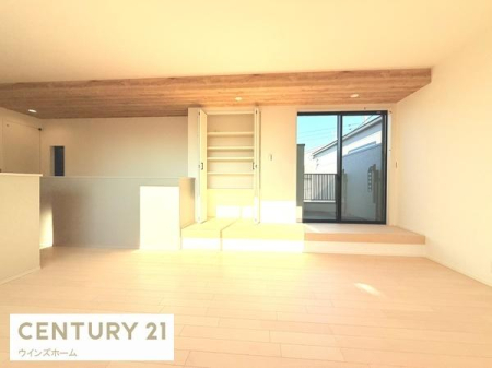 ���[ ���r���O�ɂ͎��[�X�y�[�X�����p�ӁI�ו���u���ꏊ���m�ۂ����̂ł������̐������ڂ����₷���Ȃ�A������芰���܂��I