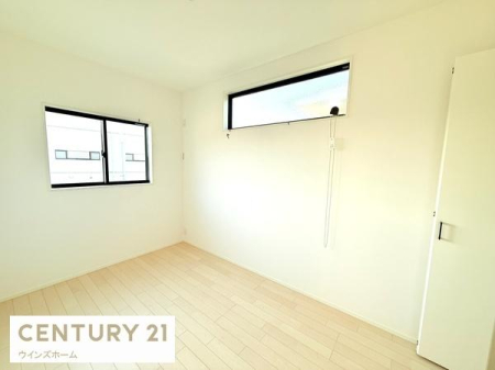 �m�� 2�ʍ̌��̖��邢�m���B�Q���ɂ��q�������ɂ��҂�����ł��I