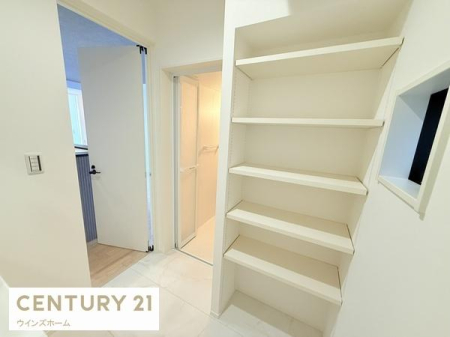 ���ʑ�E���ʏ� �������T�C�Y�̐��ʃX�y�[�X�I���l���ނ����p�i�Ȃǂ��Еt�����I������̂ŁA�X�b�L���Ƃ������ʎ���ɂȂ�܂�!
