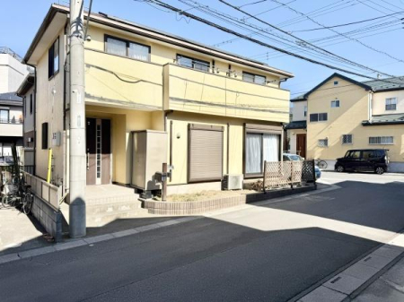 �O�ʓ��H�܂ތ��n�ʐ^ �������������͋C�̐Â��ȏZ���B����w�s���o�X��܂œk��5���A��Ԗ�8���Ɨ��֐������˔��������n�ł��B