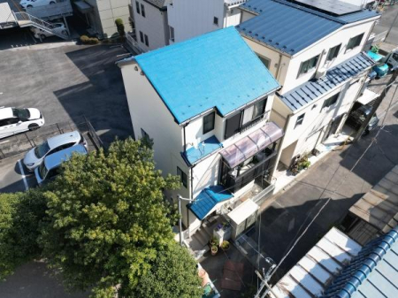 ���̑� ���h�Βn��ɂ��A�S�T�b�V�ɖh�΃K���X���̗p�B�傫�ȊJ�����ɂ͉J�˂��ݒu����Ă���A�ωΐ��E�h�Ɛ��̗��ʂň��S���̂���Z�܂��ł��B