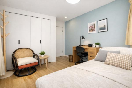 �m�� �ǈ�ʂ̑�^�N���[�[�b�g������A���[�͂��L�x�B�����`�ɋ߂��Ԏ��̂��߁A�Ƌ�z�u�����₷���������L���g����g������̗ǂ���Ԃł��B��CG�ɂĉו��������Ă���܂�