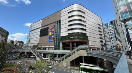 ���ӊ� �y�V���b�s���O�{�݁z���e���X����F842�u