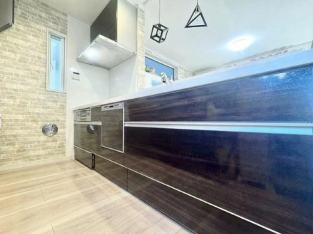 �L�b�`�� �r���g�C���H��@�t���̃V�X�e���L�b�`���ŉƎ��̕��S���y���A�Z�����p�p�}�}���T�|�[�g���܂��I ��CG�ɂĉו��������Ă���܂��B