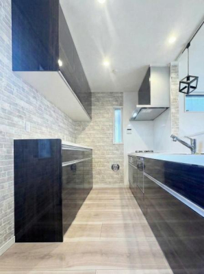 �L�b�`�� ��������̂Ŗ��邭�A���C�����₷���ł��I�����ɏW���ł���L�b�`���I ��CG�ɂĉו��������Ă���܂��B