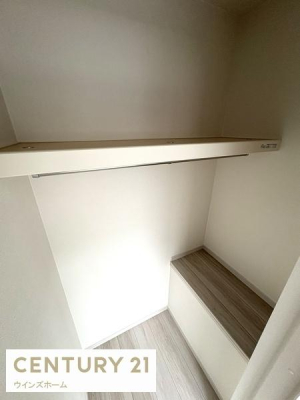 ���[ �E�H�[�N�C���N���[�[�b�g���ݒu����Ă��܂��I��ނ�G�߂��Ƃɕ����Ď��[�ł��X�b�L�����[�ł��܂��B