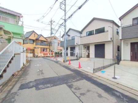 �O�ʓ��H�܂ތ��n�ʐ^ �O�ʓ��H�͓쐼��5.7m���H�B�z�����ӂ�A���ʂ��ǍD�I�Â��ŗ����������Z��X�ł��I