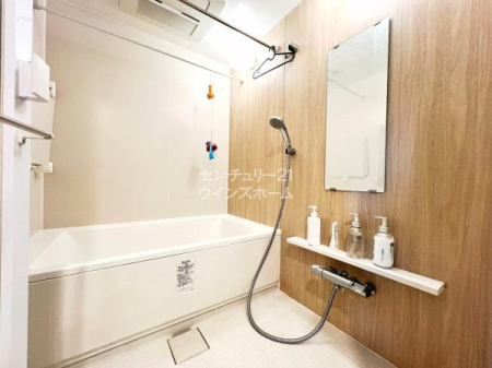 ���� �����C�͈���̔���������났�̏ꏊ�ł��B�ǂ������@�\���ڂōŌ�ɓ�����ɂ����K�ȃo�X�^�C�������񋟂��܂��B����ɒg�[�����@�t���Ȃ̂ŉJ�̓���ԕ��̎����͈ߗފ������Ƃ��Ă��劈��ł��I