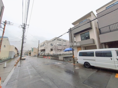 �O�ʓ��H�܂ތ��n�ʐ^ -