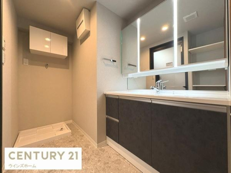 ���ʑ�E���ʏ� �V�K�����ς̍L�X�T�C�Y�̐��ʉ��ϑ�B���l���ނ≻�ϕi�ȂǍׁX�������̂����[�ł�����[������̂ŁA�X�b�L���Ƃ������ʎ���ɂȂ�܂�!
