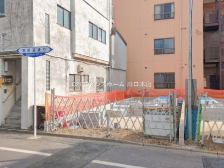 �O�ʓ��H�܂ތ��n�ʐ^ �O�ʓ��H�͂�Ƃ�̂����9.5�����B���ʂ����ǂ��A�Ԍɓ���₨�Ԃ̏o����������������čs����Z���ł��B