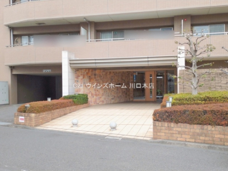 �G���g�����X -