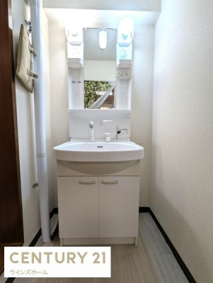 ���ʑ�E���ʏ� ���ʉ��ϑ�̓V���v���ł���Ȃ���@�\�������˔����A���K�ȃT�j�^���[��Ԃ����������܂��B�i�Q�l�ʐ^�j