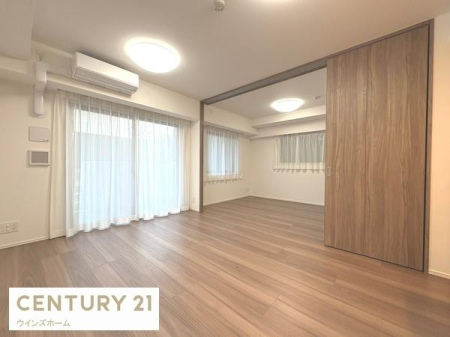 ���r���O ���邭�J���I�ȃ��r���O�����́B���R���ɕ�܂��S�n�悢��ԂŁA���X�̕�炵�����L���ɂȂ�܂��B�G�A�R�������ŏo��}�����܂��I