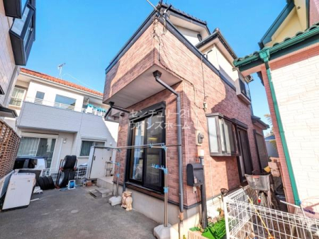 ���n�O�ώʐ^ ����Z����p�n��̊ՐÂŐ������X���݁B�L�X�Ƃ���30�؂̓y�n�ɂ���i�Z�@�ɑ�������2�K����4DK�ł��I����2��\�Ȃ̂ŗ��q���₨�d���p�̎Ԃ����S���ĂƂ߂��܂�(�Ԏ�ɂ��)�I