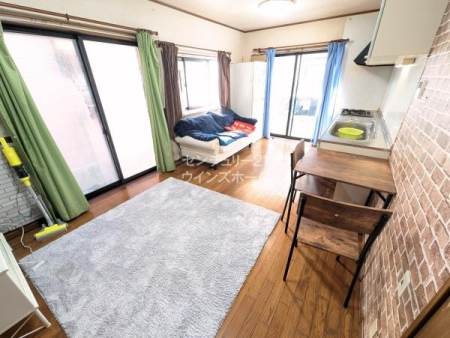 ���r���O LDK�͗z�̓��閾�邢��Ԃ��ǂ��ł���ˁB2�ʍ̌��̓�������r���O�͐S�n�悢�z�����������މ��K��ԂƂȂ��Ă��܂��I�����������z�F�̗D�������͋C�ł��Ƒ��݂�Ȃ����R�ƏW�܂�e���̃��r���O�ɂȂ肻���ł��I