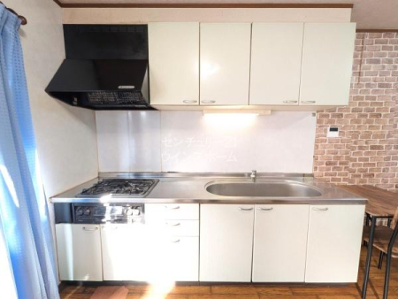 �L�b�`�� ������ɂ����u�₩�ȃV�X�e���L�b�`���B�������ɏW���ł���Ǖt���^�C�v���̗p���܂����I�����������������Ȃ��悤�z�u���ꂽ�L�b�`���X�y�[�X�ŉ��K�ɂ��������ł��܂��I