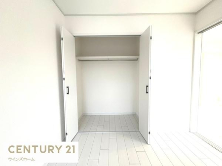 ���[ �N���[�[�b�g���ݒu����Ă���A���������X�b�L���Еt���܂��B