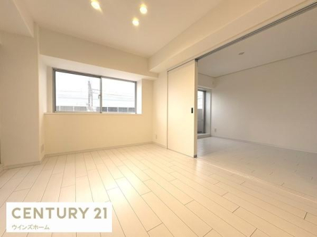 ���r���O �����������邭�J���I�ȃ��r���O�����́B���R���ɕ�܂��S�n�悢��ԂŁA���X�̕�炵�����L���ɂȂ�܂��B