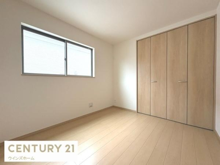 �m�� �����������F�����ƃV���v���ȃf�U�C�������̗͂m���B�N���[�[�b�g�t���ŁA�ߗނ�ו��̐������ڂ����₷���A�g������̗ǂ����K��Ԃł��B