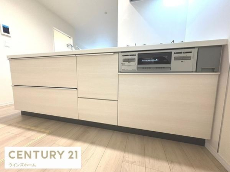 �L�b�`�� �l�C�̑Ζʎ��L�b�`���̓��r���O�A�_�C�j���O����]�ł��܂��I�L�b�`���͍�ƃX�y�[�X���L�X���Ă�����[�ɂ�����܂���I