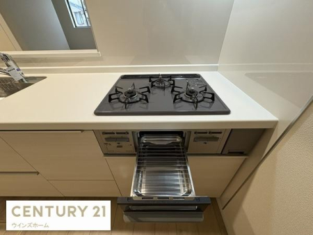 �L�b�`�� 3���K�X�R�����{�O�������̗p���A�����������\�B�������̌������オ��@�\�I�Ő������̂���L�b�`���B