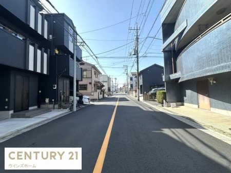 �O�ʓ��H�܂ތ��n�ʐ^ �O�ʓ��H�͂�Ƃ�̂����8�����B���ʂ����ǂ��A�Ԍɓ���₨�Ԃ̏o����������������čs����Z���ł��B