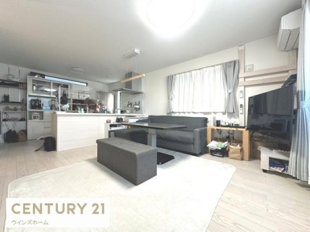 ���r���O ��16.7����LDK�͉Ƒ��S�����������Ƃ��낰���Ԃł��B�傫�ȑ�����͍̌������Ղ�A��������閾�邢���r���O�ł��I
