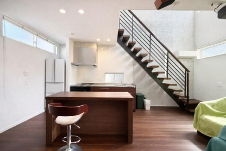 ���r���O 24������LDK�͉Ƒ��S�����������Ƃ��낰���Ԃł��B�傫�ȑ�����͍̌������Ղ�A��������閾�邢���r���O�ł��I
