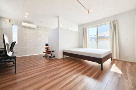 �Q�� ��Q���͍L�X11.5���ŃL���O�T�C�Y�x�b�h���z�u�\�I�E�H�[�N�C���N���[�[�b�g���ݒu����Ă���A�������ڂ����₷���Ȃ�܂��I�����������z�F�̓C���e���A�̔z�F�����₷���͗l�ւ����y���߂����ł��ˁI