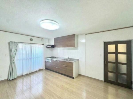 �L�b�`�� ��������̂Ŗ��邭�A���C�����₷���ł��I�����ɏW���ł���L�b�`���I �@��CG���H���Ă���܂�