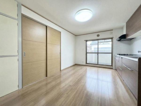 �L�b�`�� �_�C�j���O�X�y�[�X���L�X�I�Ƒ��Ƃ̂Ȃ�������������Ԃł��B�@��CG���H���Ă���܂�