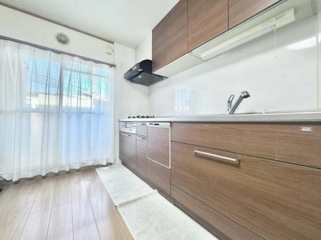 �L�b�`�� �r���g�C���H��@�t���̃V�X�e���L�b�`���ŉƎ��̕��S���y�����܂��B�@��CG���H���Ă���܂�