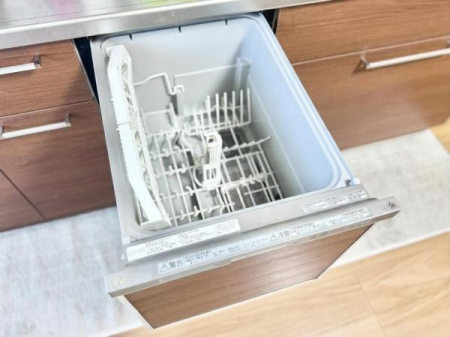 ���d�l�ʐ^(�L�b�`���j �L�b�`���ɂ̓r���g�C���H��@���������܂����B��􂢂ɔ�א��̎g�p�ʂ����Ȃ��čς݁A�������ŏ��ی��ʂ�����A��������X�b�L���I��Еt���̎�Ԃ��Ȃ���̂ŁA�H��͂�����肵�Ă��������ˁB