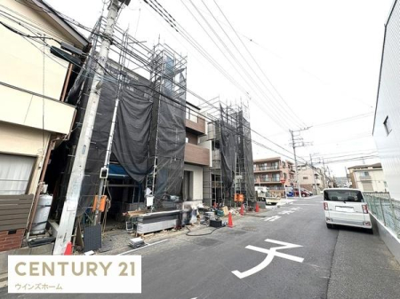 �O�ʓ��H�܂ތ��n�ʐ^ �O�ʓ��H�͂�Ƃ�̂����6�����B���ʂ����ǂ��A�Ԍɓ���₨�Ԃ̏o����������������čs����Z���ł��B