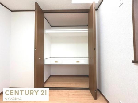 �m�� ���[���ݒu����Ă��܂��I�ו���u���ꏊ���m�ۂ����̂ł������̐������ڂ����₷���Ȃ�A���K�ȋ�Ԃ����肠���܂��I