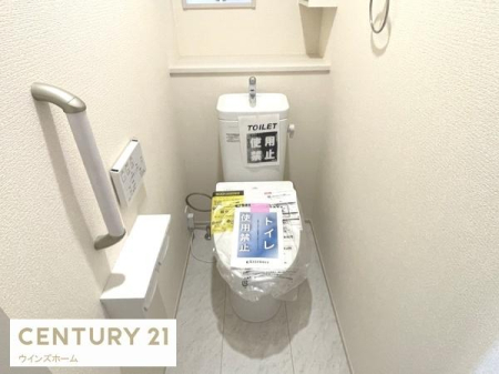 �g�C�� �g�C���͂P�E2�K�ɐݒu����Ă���A���֍��t���̐����ȃg�C���B