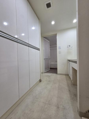 ���ʑ�E���ʏ� ���[���L�x�ɐ݂���ꂽ���ʎ��́A�^�I������p�i���������萮�����₷���A�����̐g�x�x�����K�Ɏx���Ă����g������̗ǂ���Ԃł��B