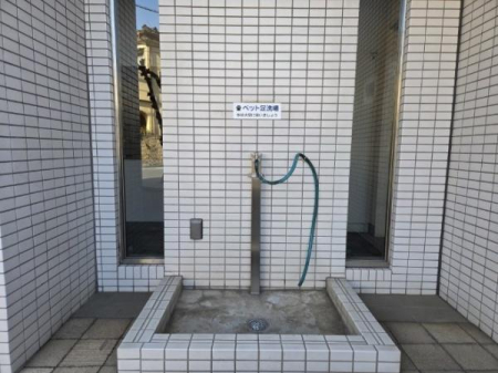 ���̑� ���p���ɂ̓y�b�g���􂢏��ݒu�B���U���A��ɂ����������ꂢ�ɂ��Ă��玺���֌}�����A�y�b�g�Ƃ̕�炵�������K�Ɏx���Ă����A���������p�ݔ��ł��B��؂ȉƑ��Ƃ̖����ɔz������Ă��܂��B