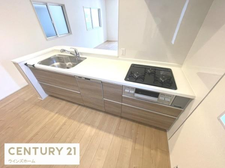 �L�b�`�� ���r���O�����n����Ζʎ��L�b�`���B�J�E���^�[�t���Ŕz�V���X���[�Y�B�A�N�Z���g�N���X�̓V�䂪��Ԃɕ\���^���A�Ƒ��Ƃ̉�b���y���݂Ȃ��痿�����ł��܂��B