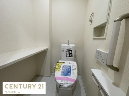 �g�C�� �g�C���͂P�E2�K�ɐݒu����Ă���A�������֍��t���̐����ȃg�C���B