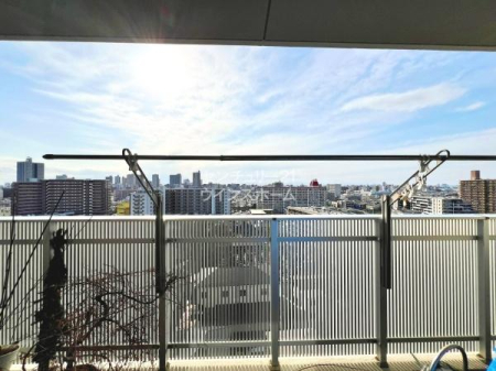 �Z�˂���̒��]�ʐ^ 11�K�Ȃ̂ł������̒����ʍs�l�Ȃǂ̖ڂɐG��ɂ����A�v���C�o�V�[������̂Ŗh�Ɩʂł����S���������̂��������ł��ˁB���������Ղ���̂͂Ȃ��z����╗�ʂ����m�ۂł��܂��I