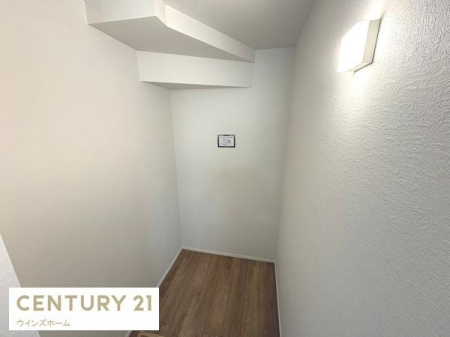 ���[ ��^�E�H�[�N�C���N���[�[�b�g�����B�ߗނ�G�ߕ�������������[�ł��A�Z��Ԃ��L���g���܂��B