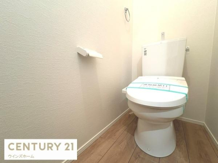 �g�C�� �g�C���͂P�E2�K�ɐݒu����Ă���A�������֍��t���̐����ȃg�C���B