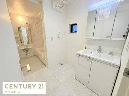 ���ʑ�E���ʏ� ���ʎ��͂�Ƃ肠��L���Ŗ����̏��������K�ł��B���ʑ���[�ɂ́A������p�i��X�L���P�A�p�i�Ȃǂ���������[�ł���悤�X�y�[�X���[�����Ă��܂��I