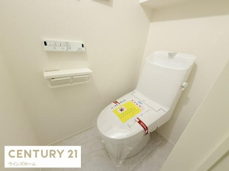 �g�C�� �g�C���͂P�E2�K�ɐݒu����Ă���A�������֍��t���̐����ȃg�C���B